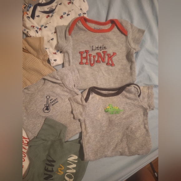 Assorted Baby Bodysuits Set - Picture 3 of 7